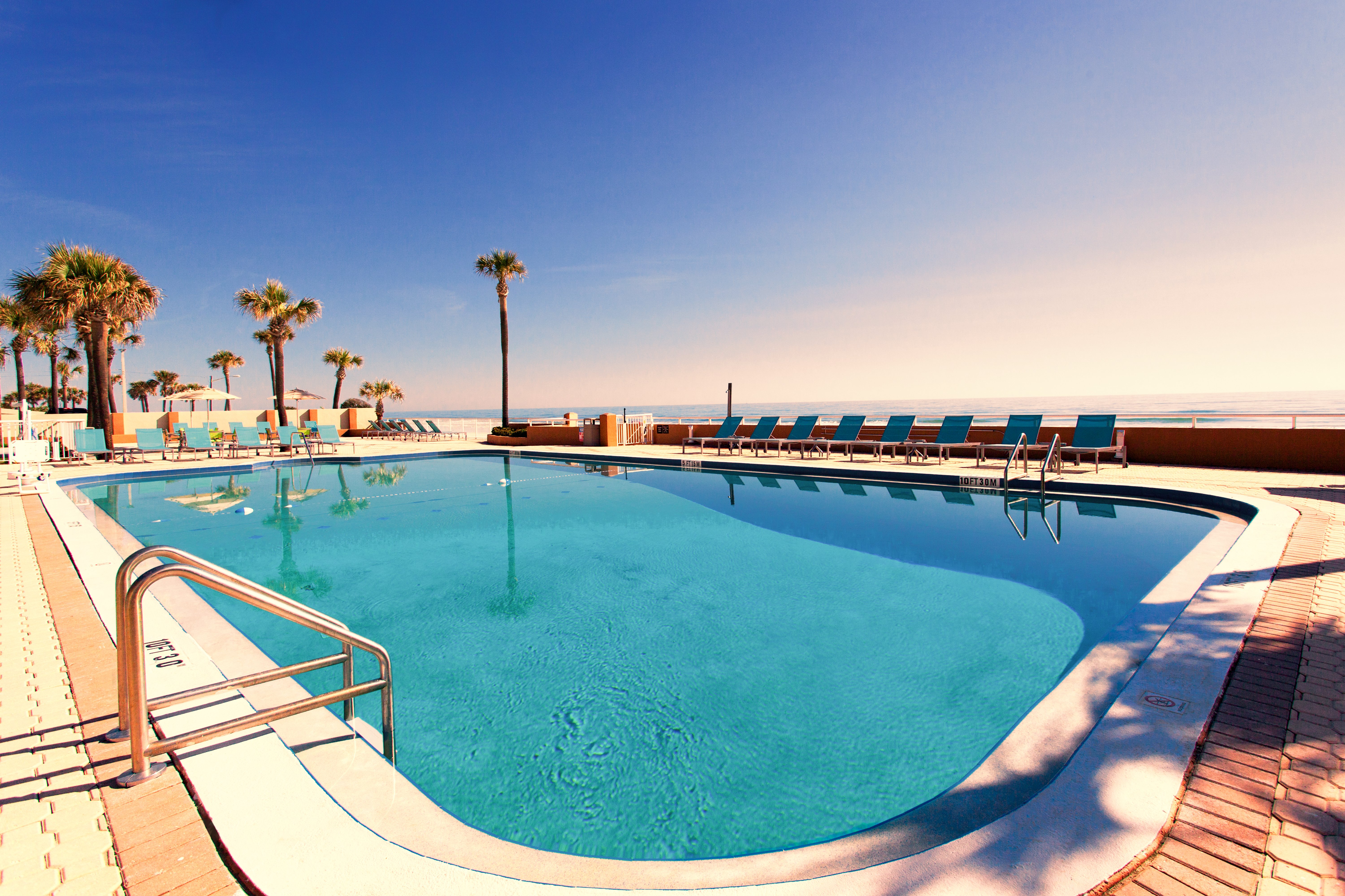 Holiday Inn Hotel And Suites Daytona Beach On the Ocean 50/50