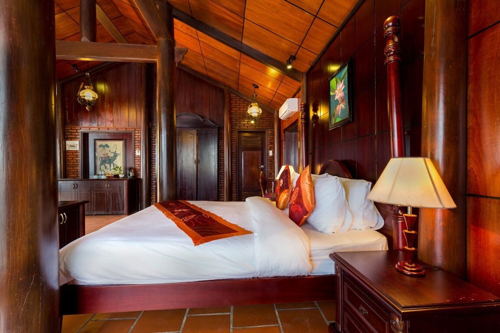 Hoang Ngoc Beach Resort 50/87