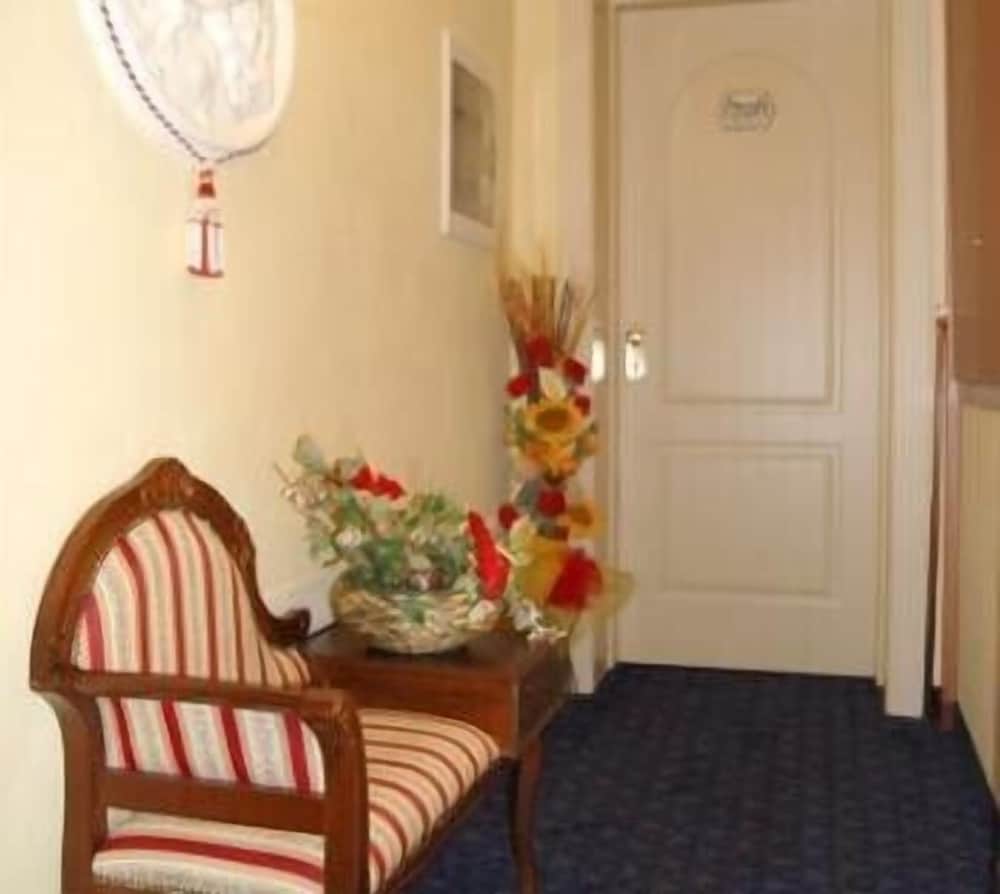 Hotel Villa Primavera 12/94