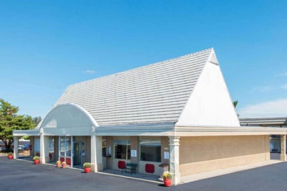 KNIGHTS INN FRANKFORT 6/24