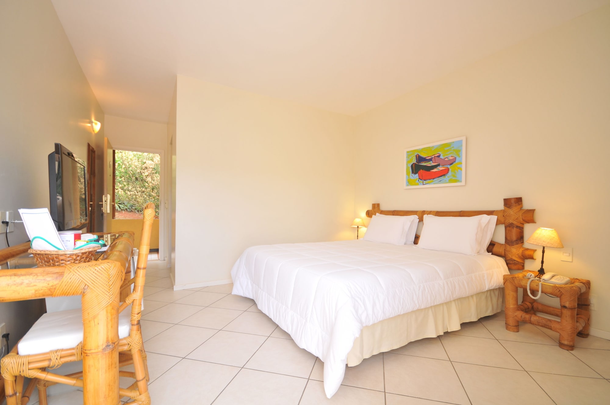 DELUXE, DOUBLE BED, PARTIAL SEA VIEW, JETTED TUB