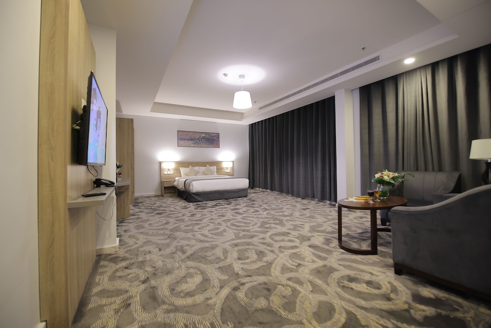 Laten Suites Al Salim Plaza 46/55