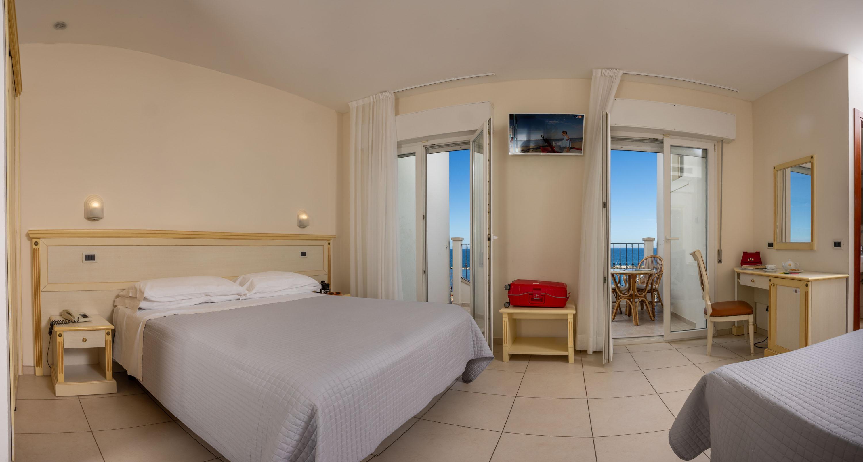 Junior Suite, Double Bed, Sea Front