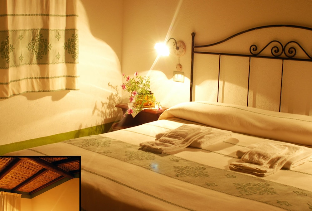 STANDARD, DOUBLE OR TWIN BED