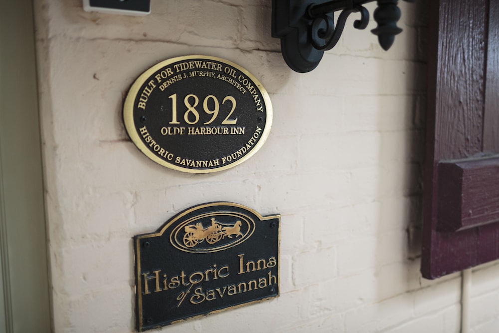Olde Harbour Inn 6/49