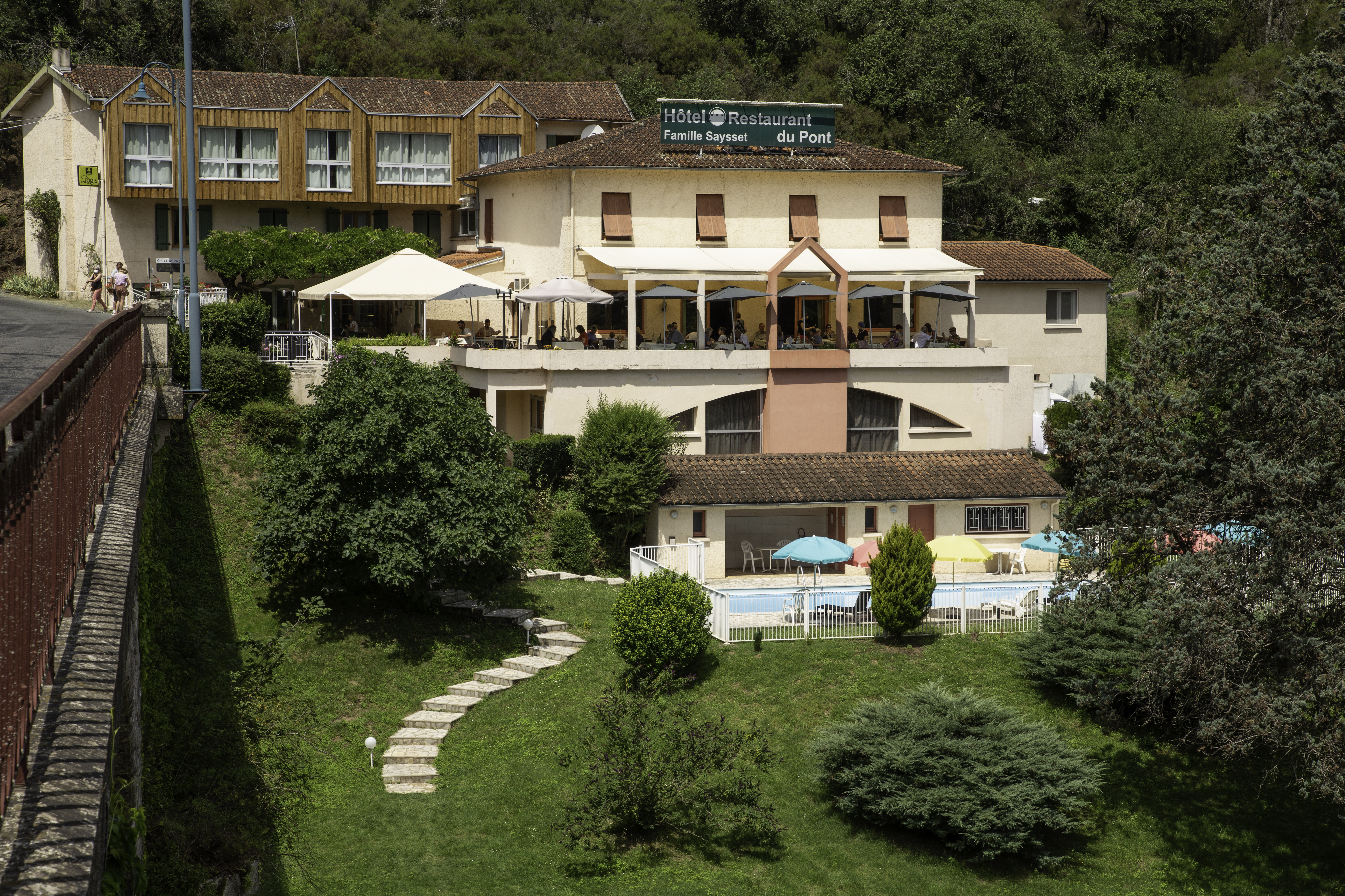 HOTEL RESTAURANT DU PONT 20/32