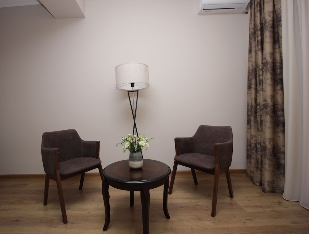 A Hotel Yerevan 43/54