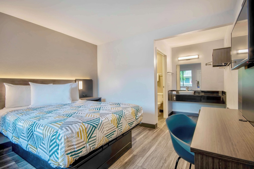 Motel6 Marina, CA - Monterey 31/58