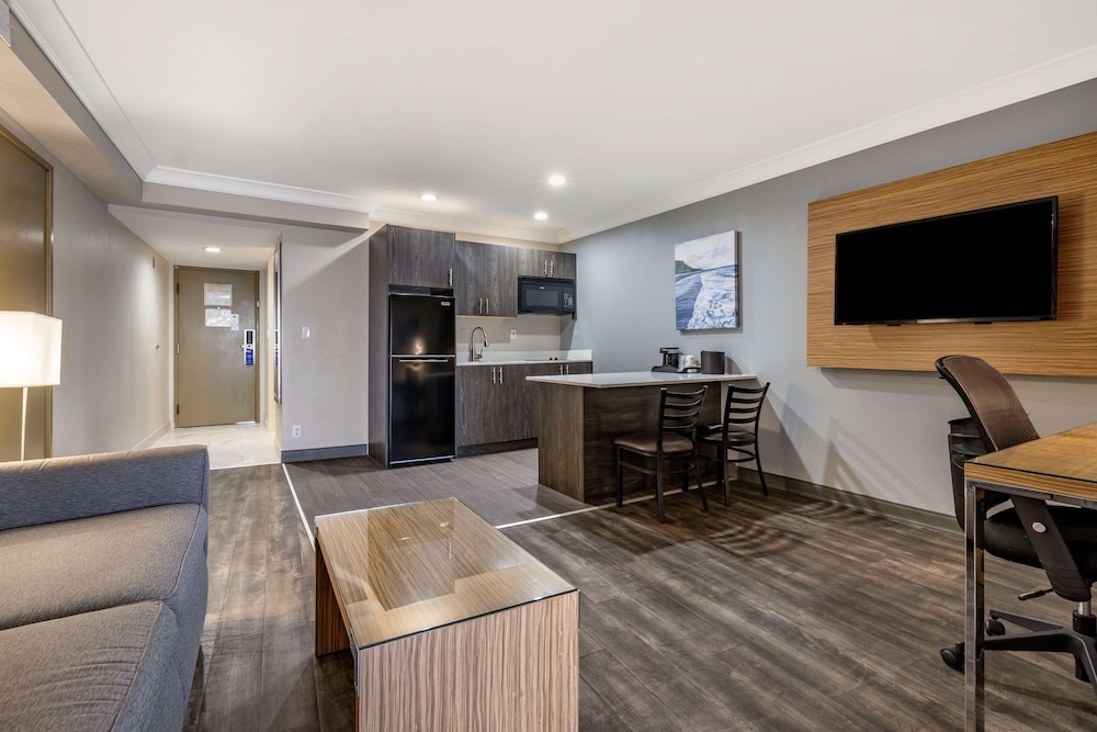 The Encinitan Hotel & Suites 26/35