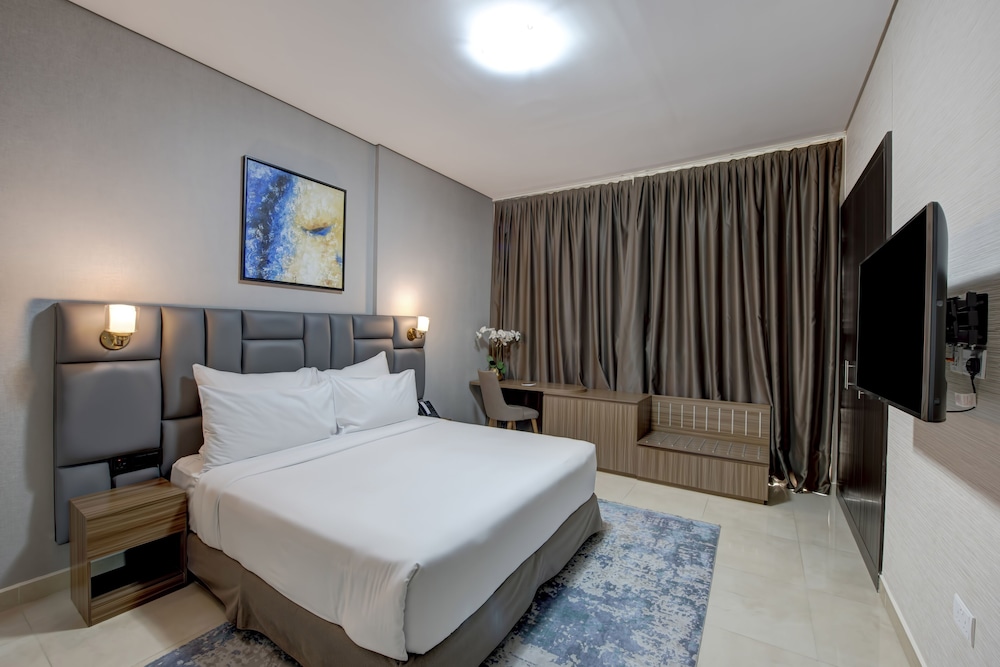 DELUXE, APARTMENT, DOUBLE BED, BALCONY