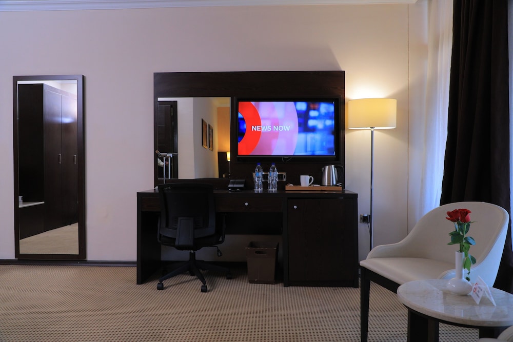 Cassiopeia Hotel 44/50