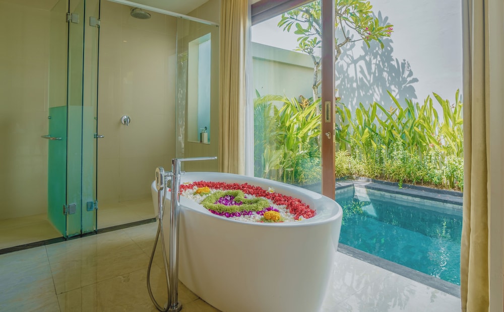 Anari Villas Kuta 35/65