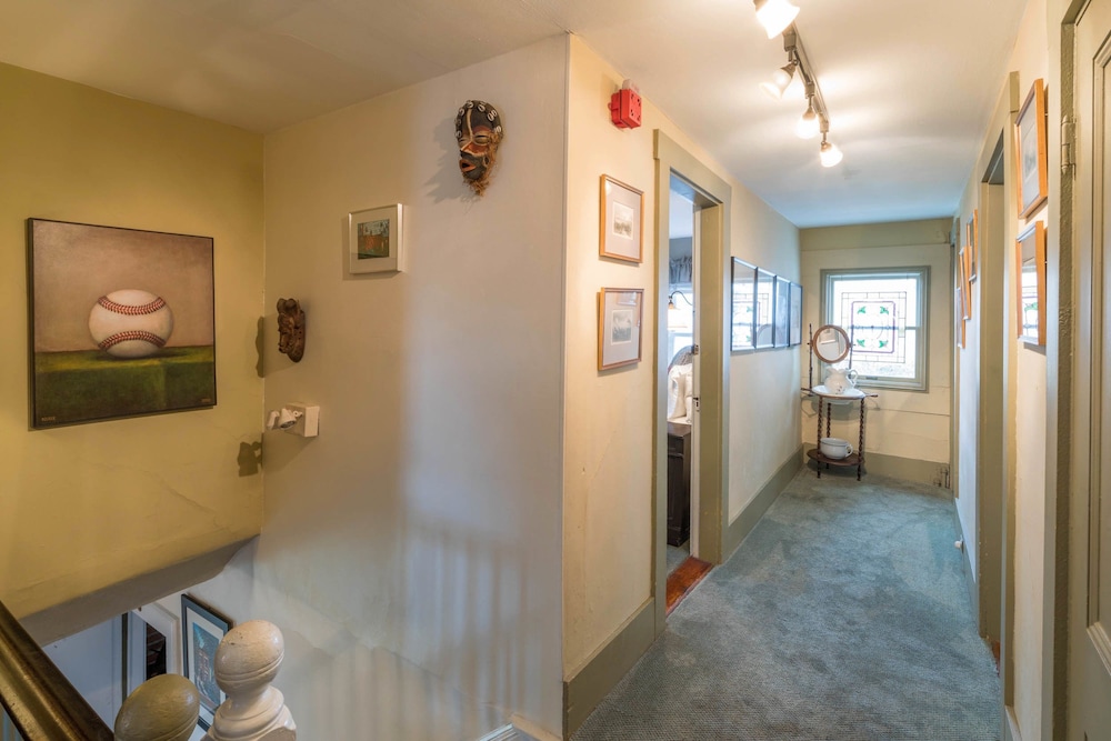 Snug Cottage 5/50