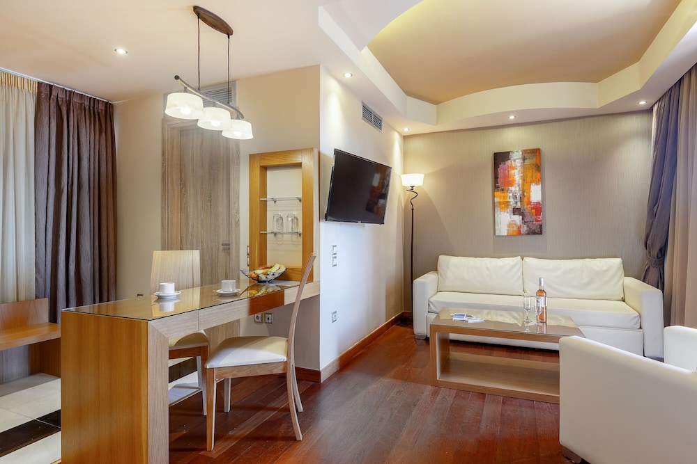 Oasis Hotel Apartments 30/43