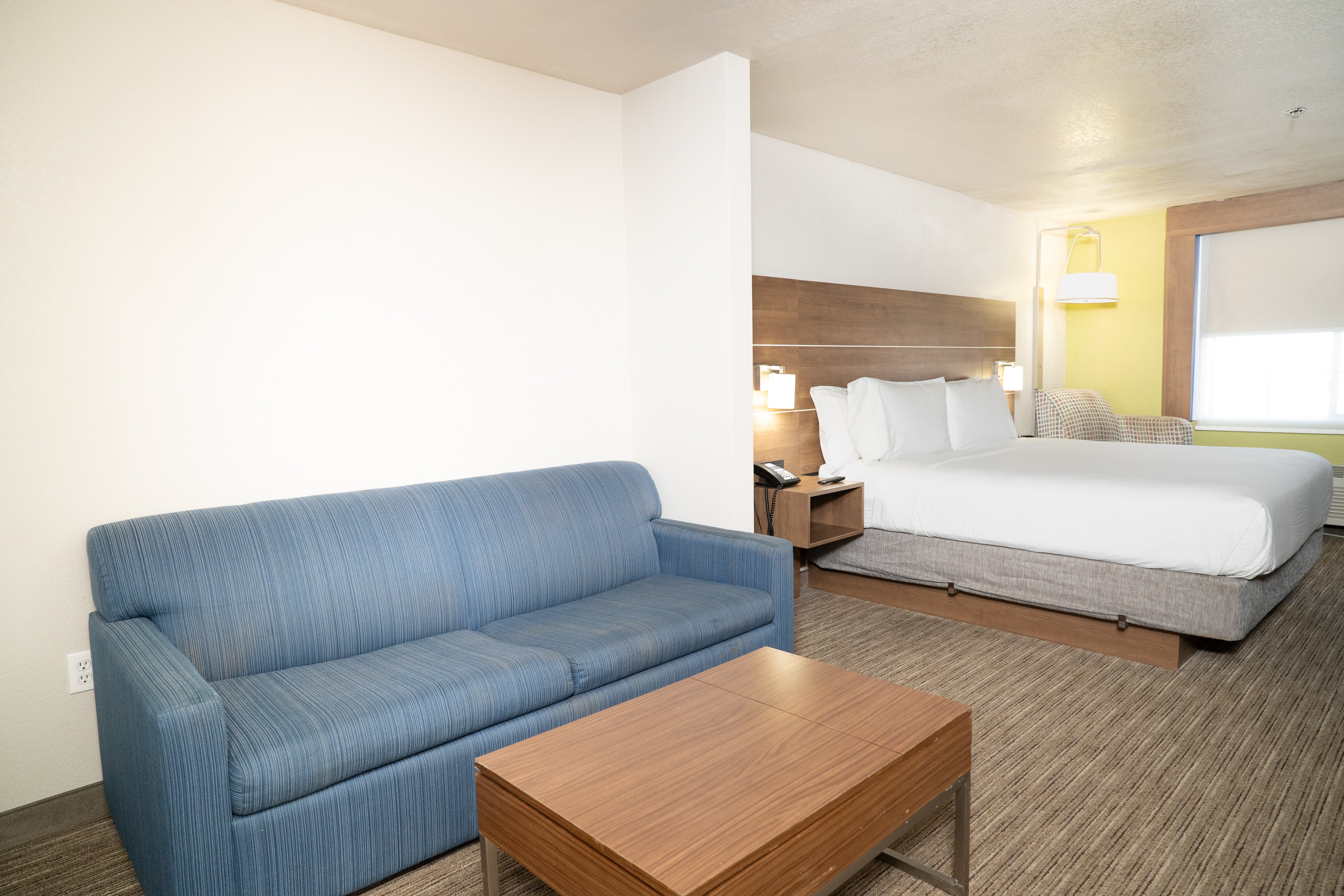 Holiday Inn Express Hotel & Suites Hesperia 26/56
