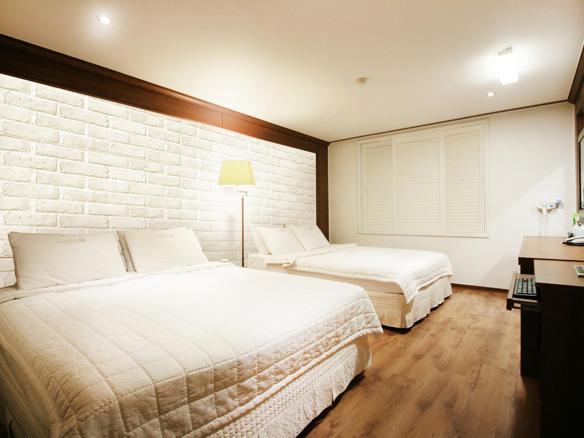 Hotel Orange 14/75