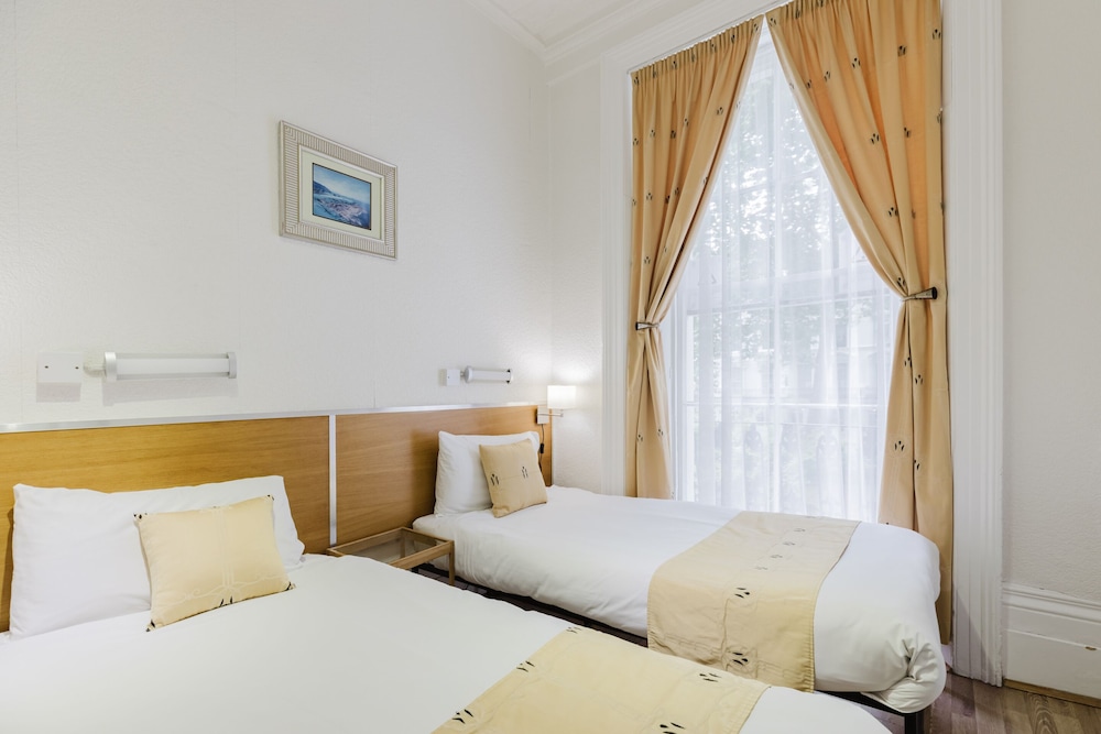 Falcon Hotel 21/50