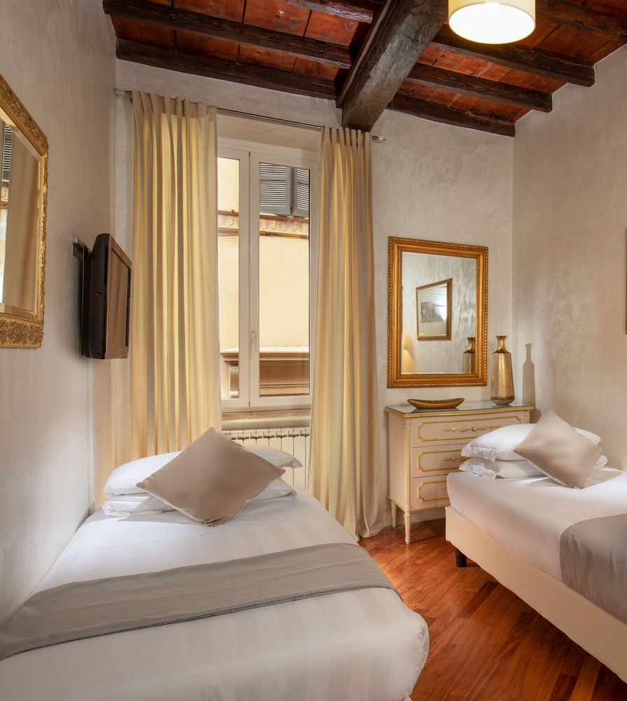 Hotel Condotti 29/63