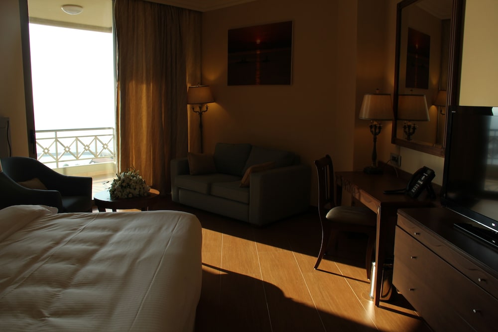 GOLDEN TULIP JIYEH MARINA RESORT 20/50