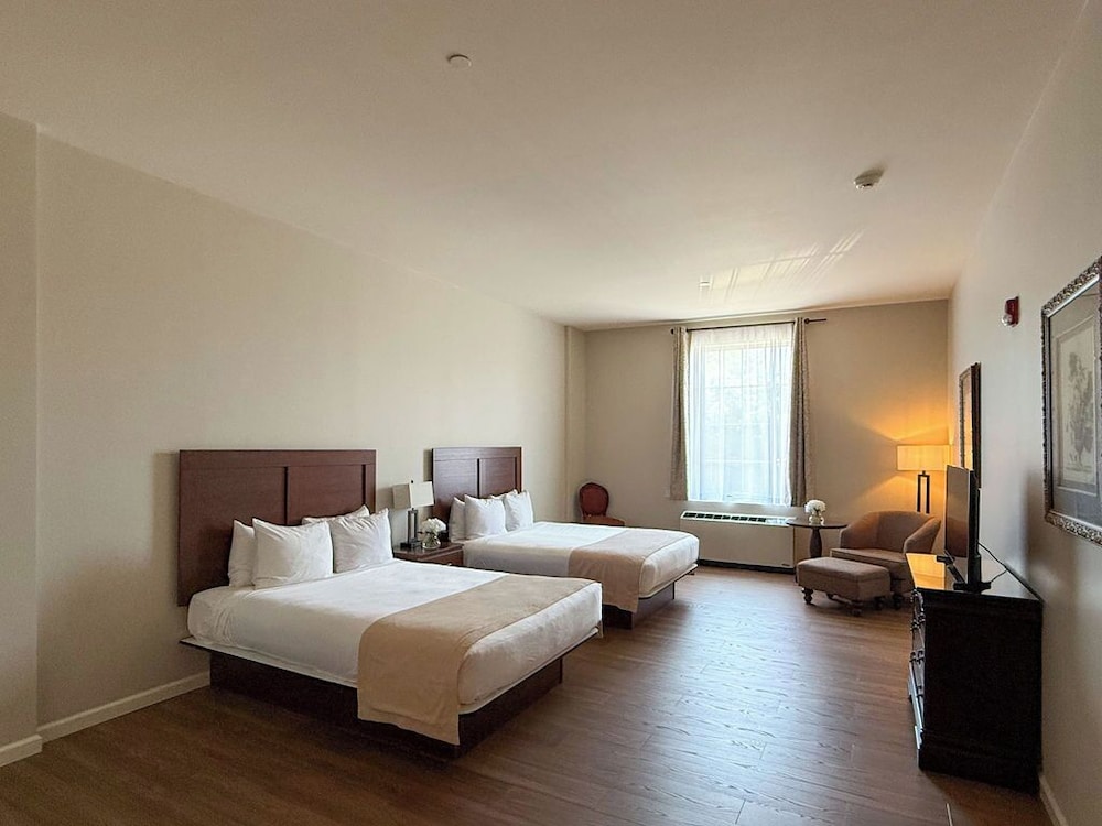 The Inn And Spa At East Wind 24/70