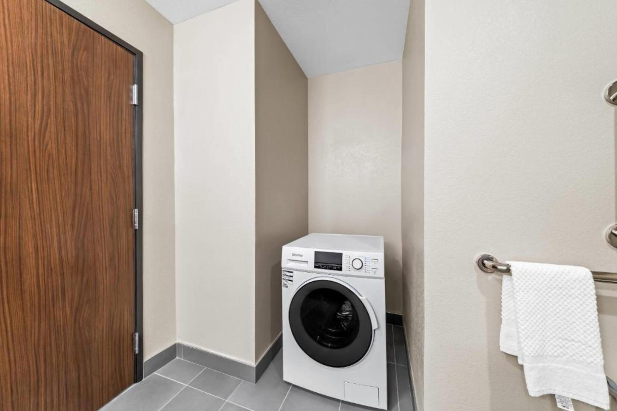 Everhome Suites Ontario Airport 39/39