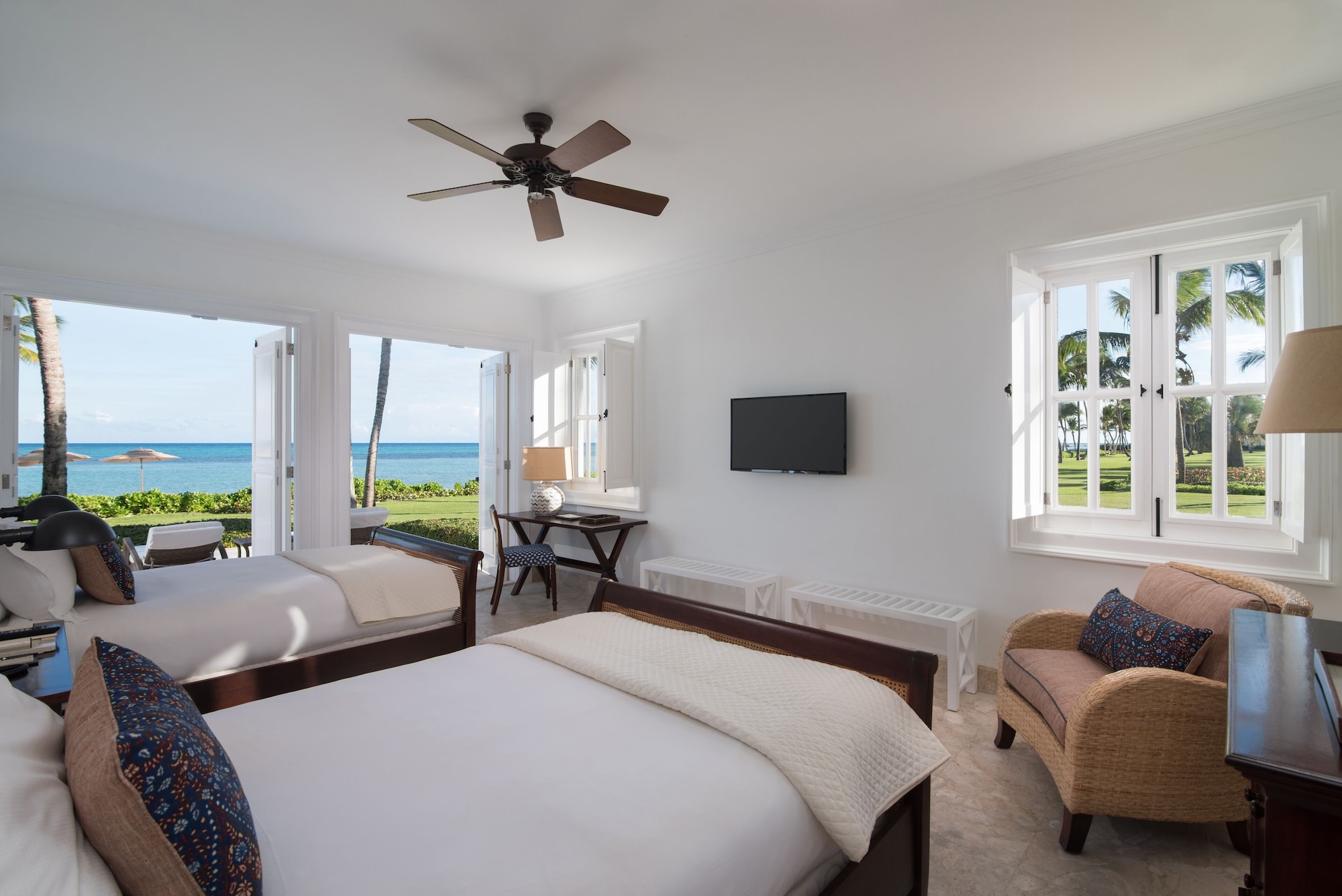 2 BEDROOMS, SUITE, BEACH FRONT