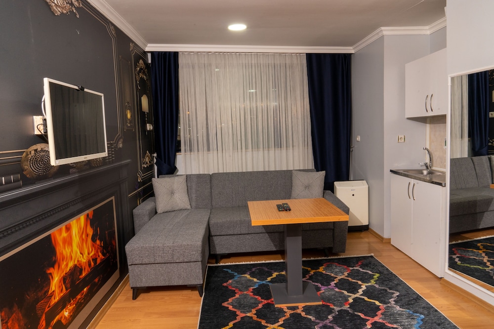 Heraldic Room Hotel 37/50