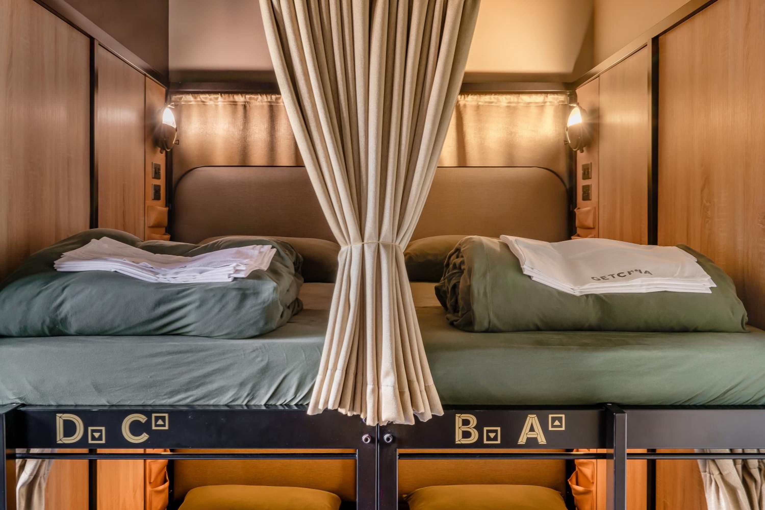 Female Dorm, 6 Beds
