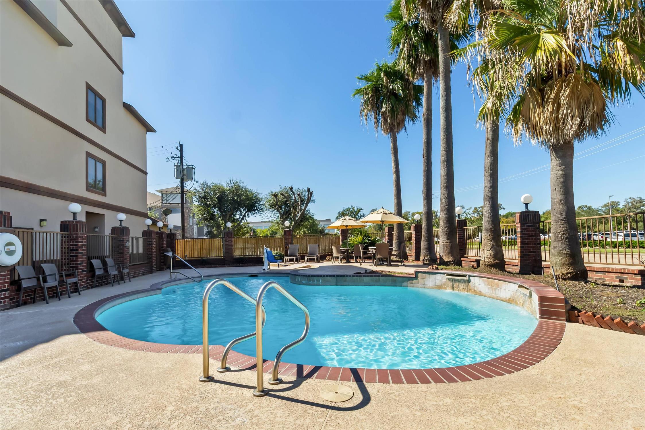 Comfort Suites Lake Jackson Clute 48/50