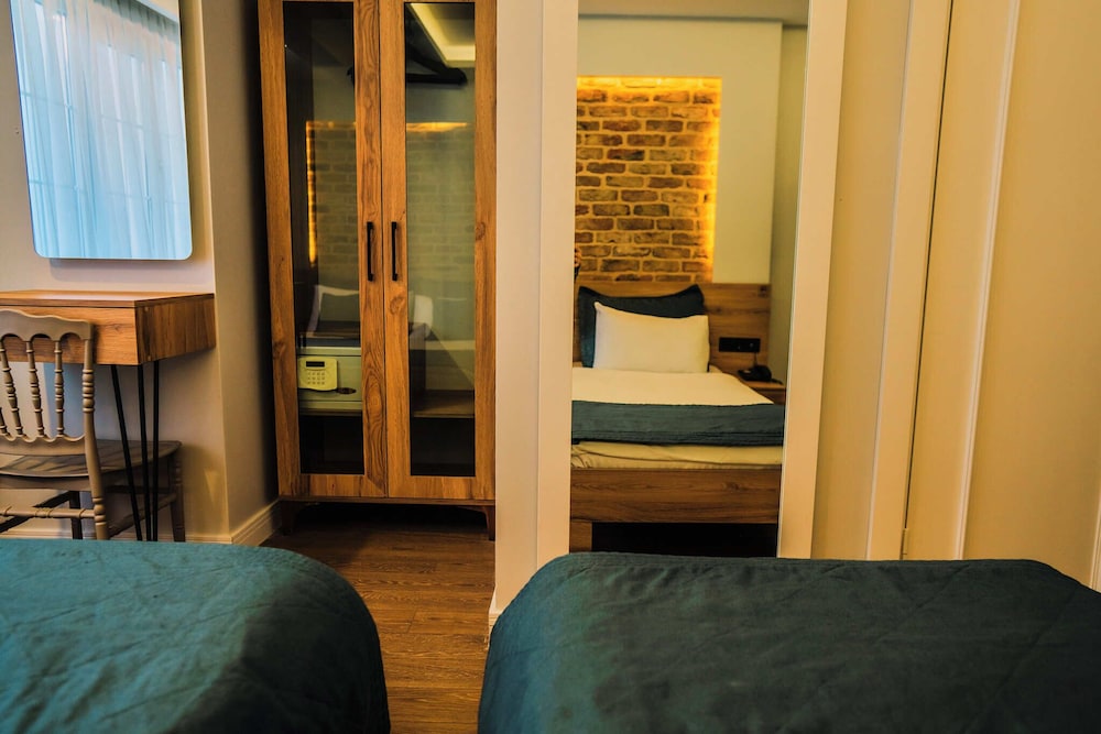 Santa Lucia Hotel 19/50