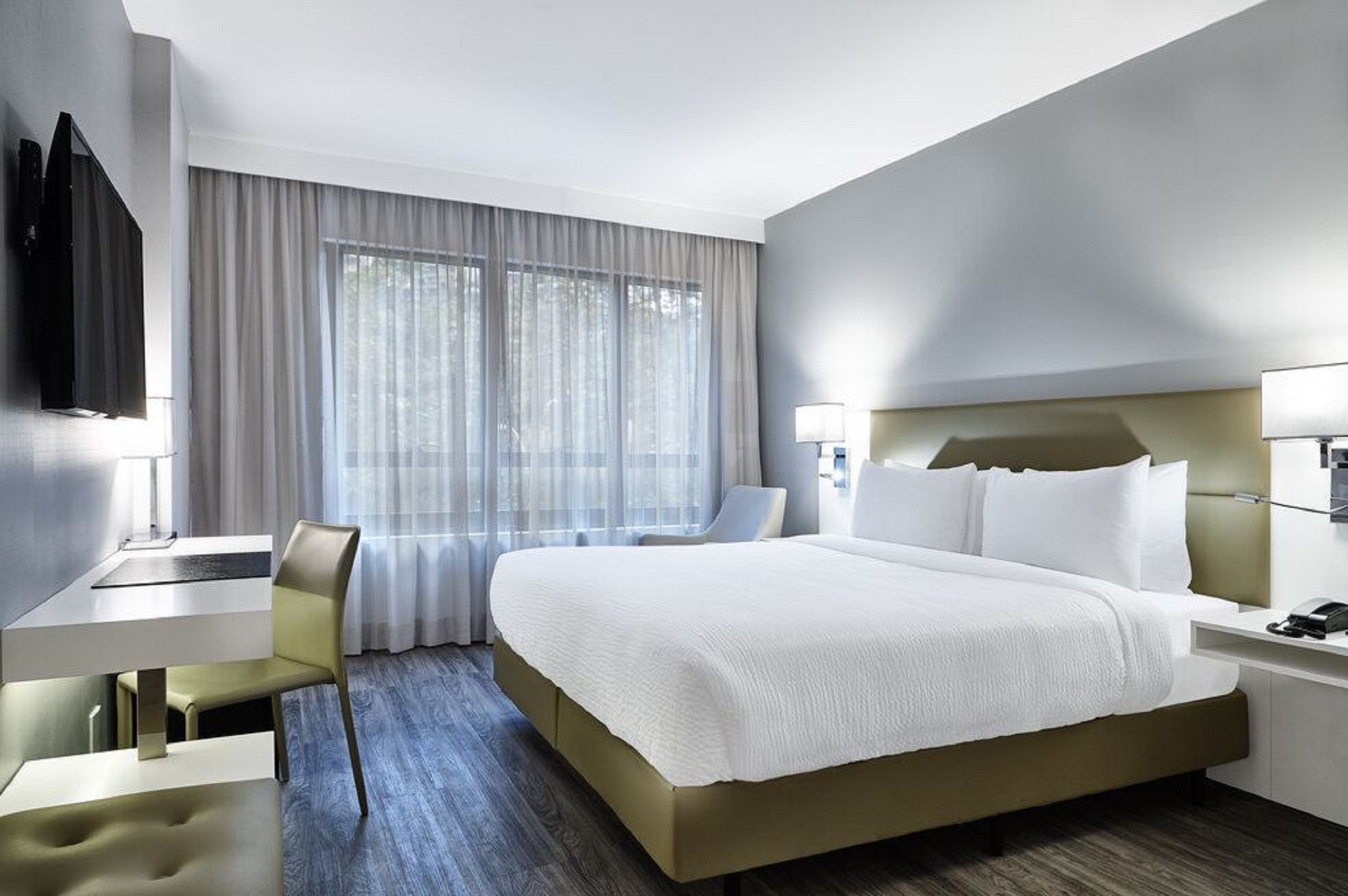 Upgrade, Queen Bed