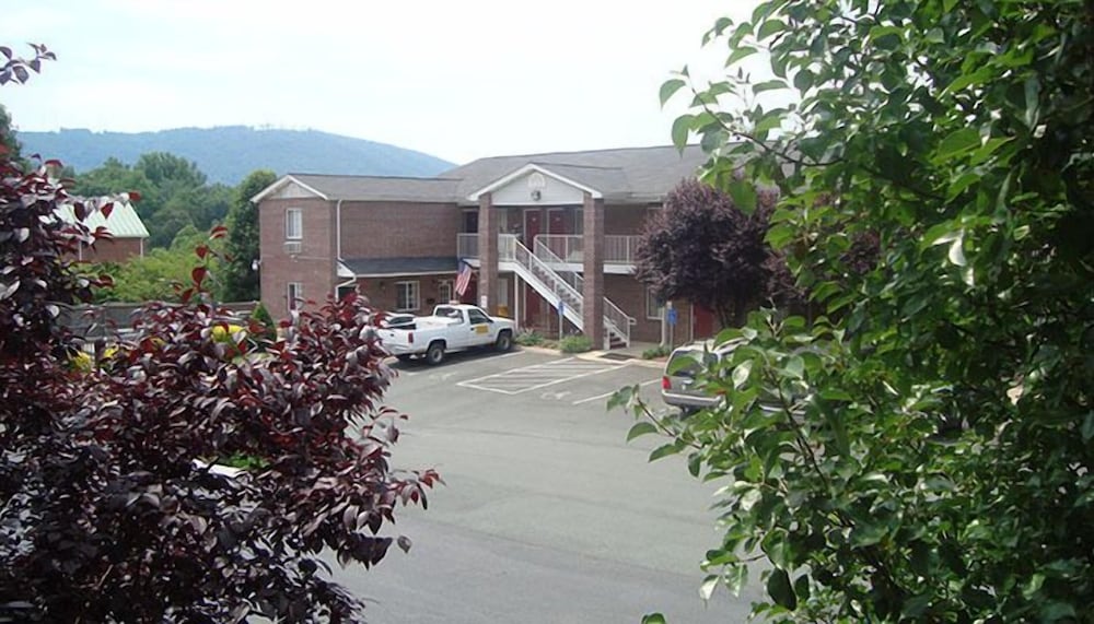 Affordable Suites Charlottesville 48/55