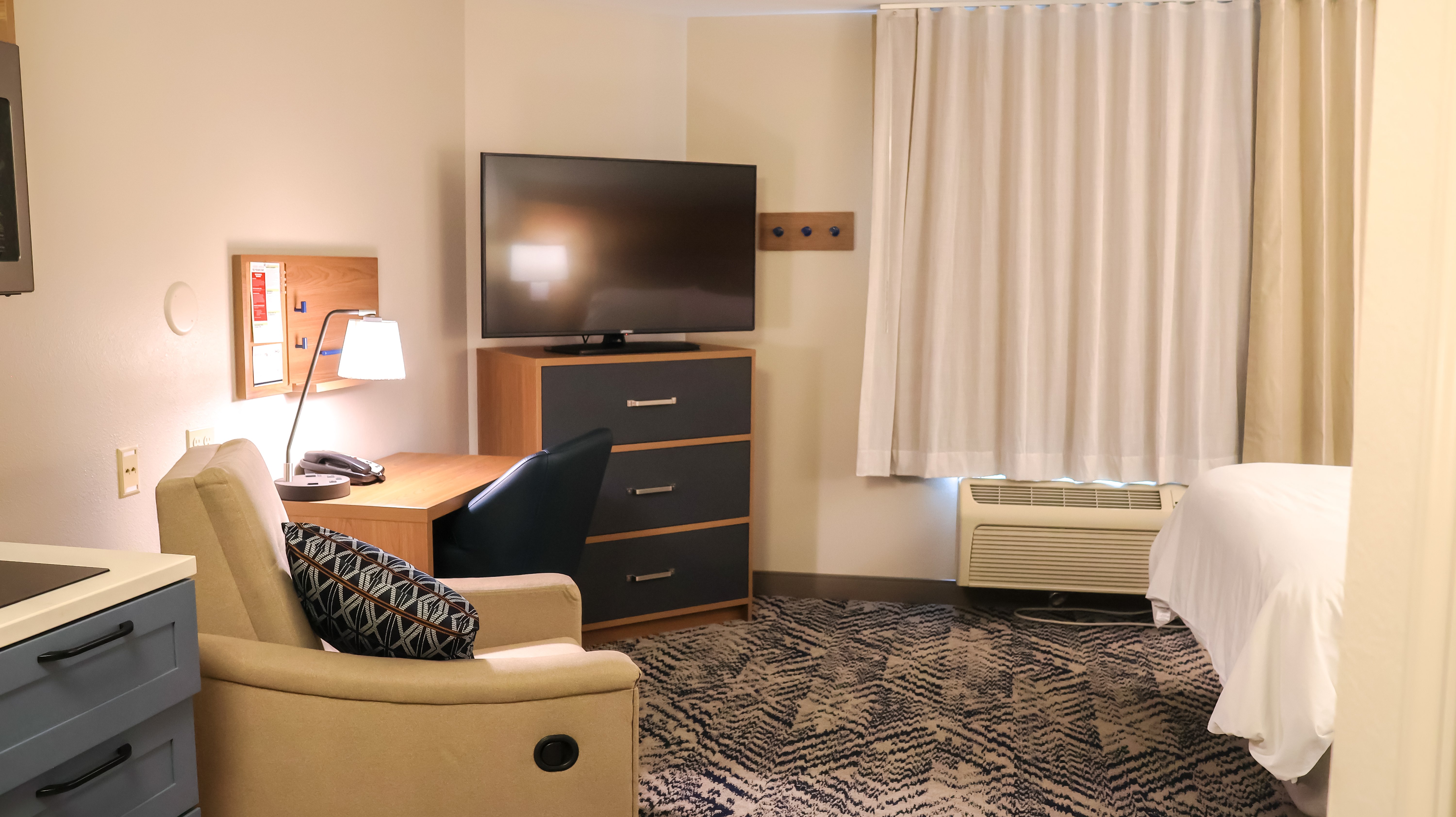 Candlewood Suites Peoria At Grand Prairie 41/50