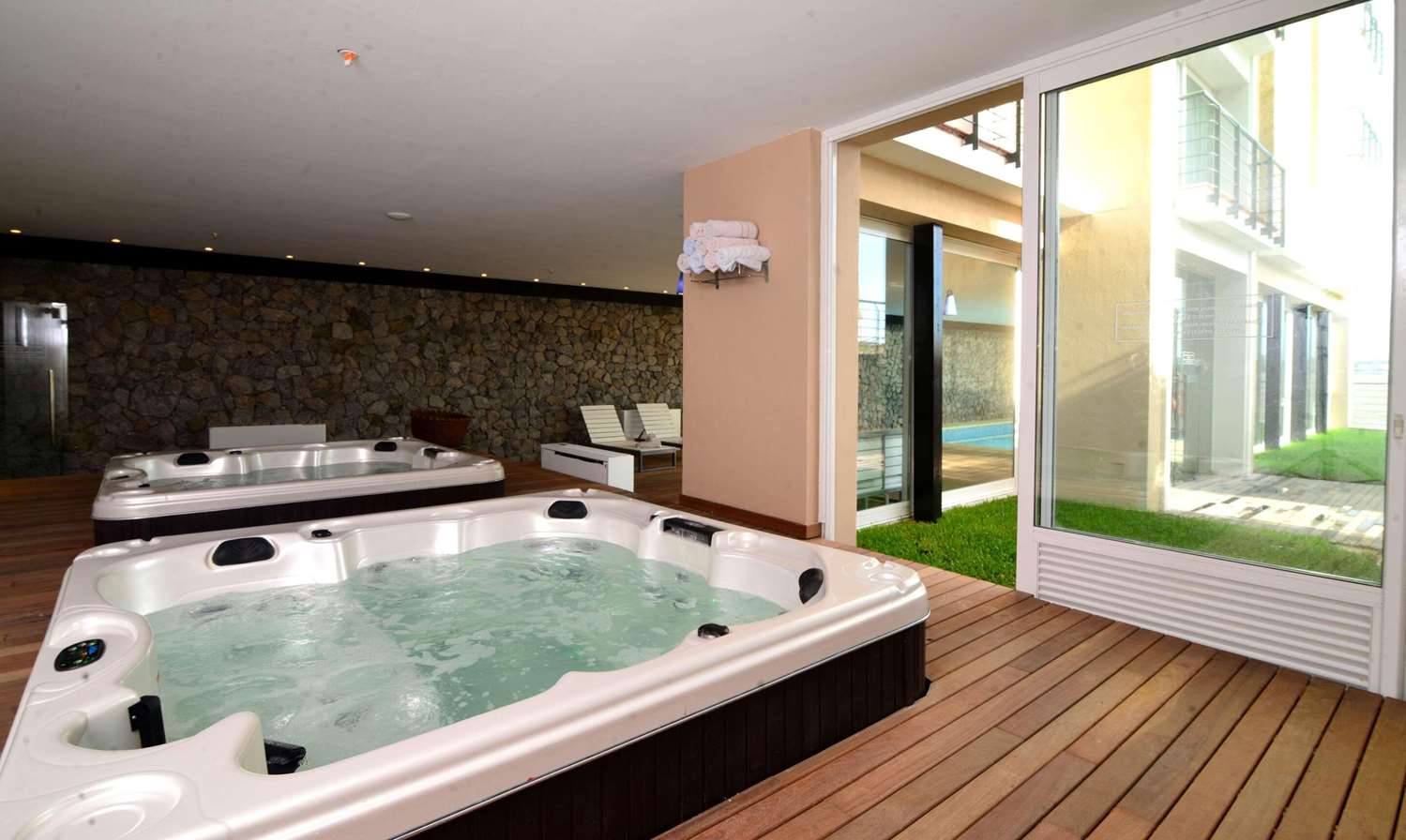 swimming pool spa