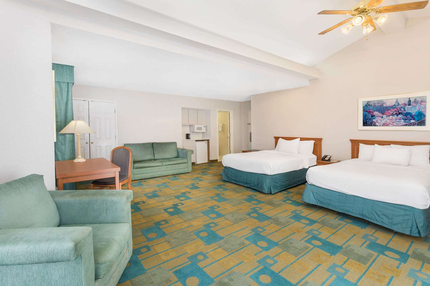 Motel6 Huntsville, AL - University Dr 19/26