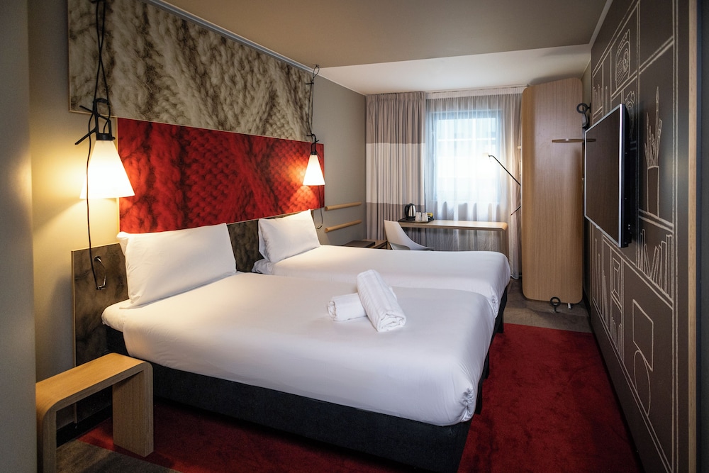 SWEET, TWIN BEDS