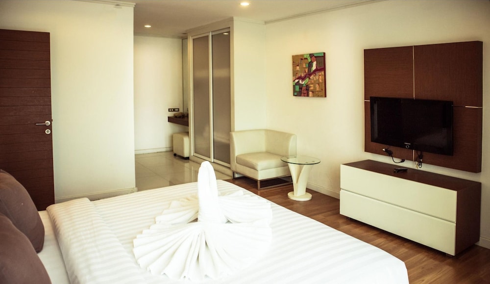 SATHORN GRACE SERVICED RESIDENCE 17/65