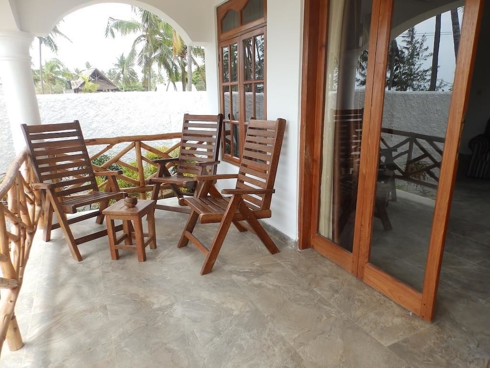 Zanzibar Bahari Villas 34/36
