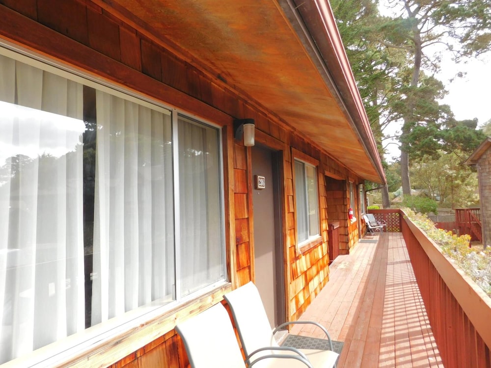 Pacific Gardens Inn 3/64