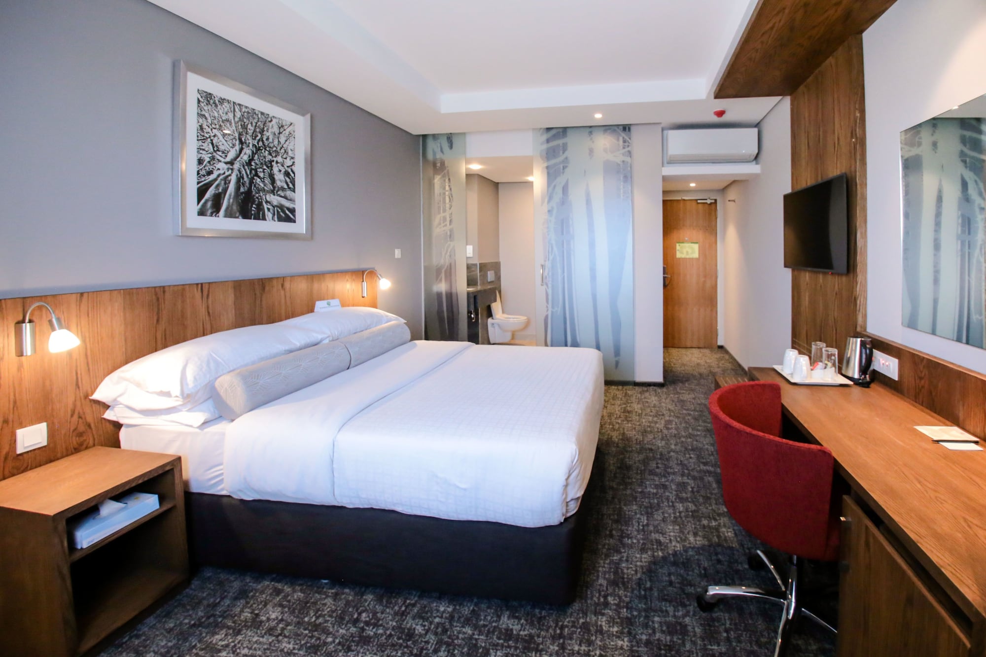غرفة قياسية، Holiday Inn Nairobi Two Rivers Mall an IHG Hotel 4/10