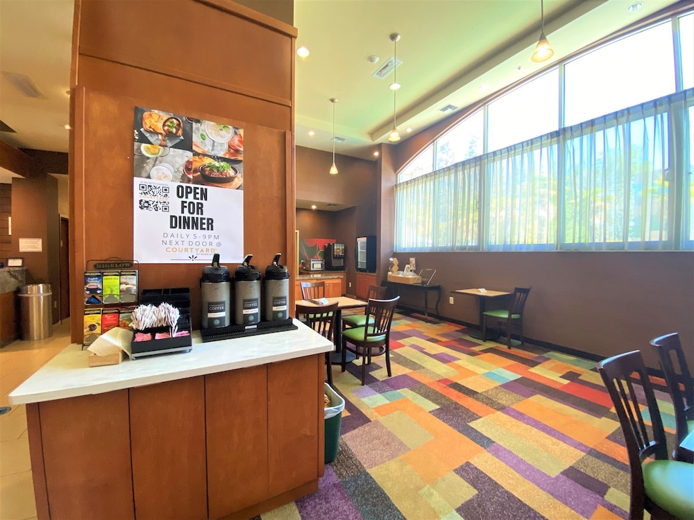 Fairfield Inn Sacramento Cal Expo 32/50