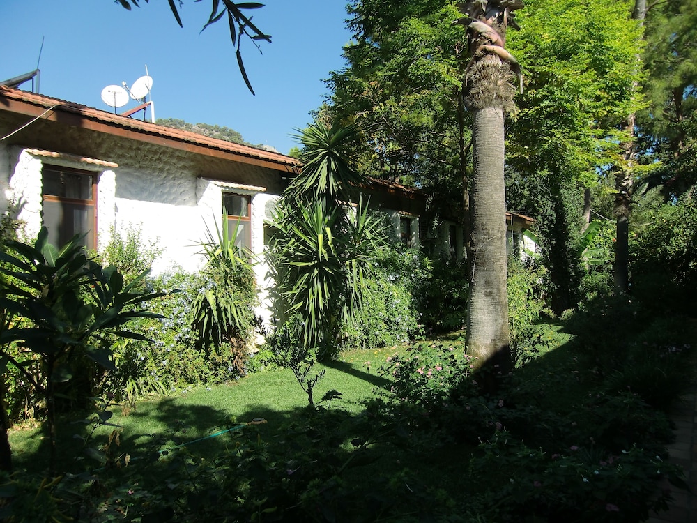 Hotel Happy Caretta 35/47