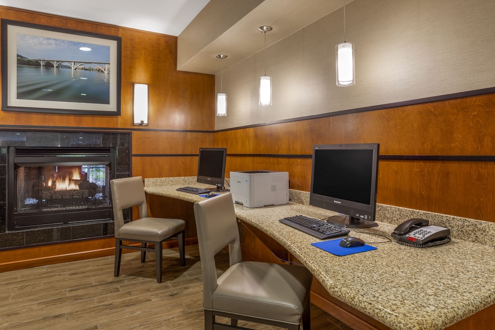 Comfort Suites Knoxville North 37/45