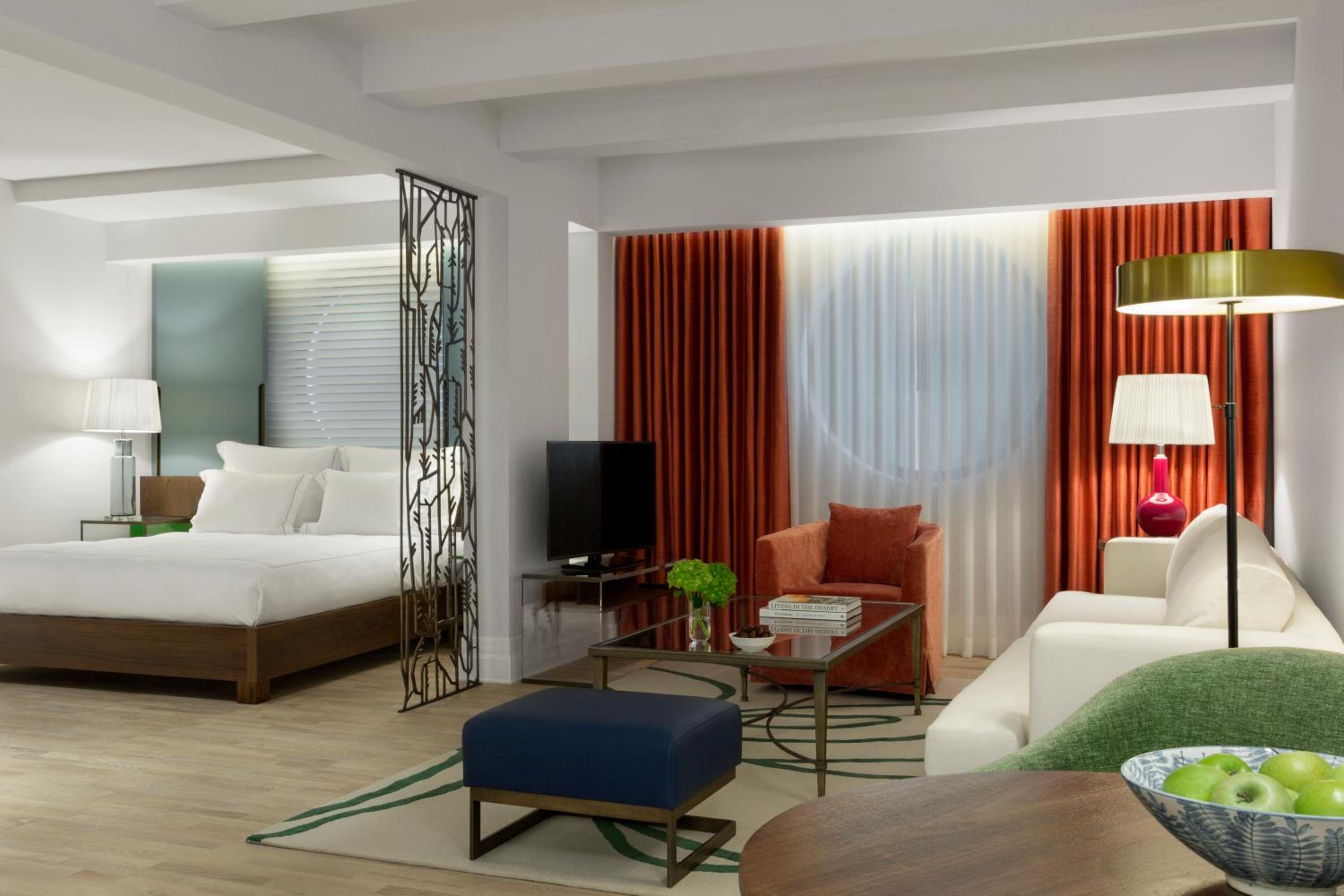 URBAN PLUS SUITE