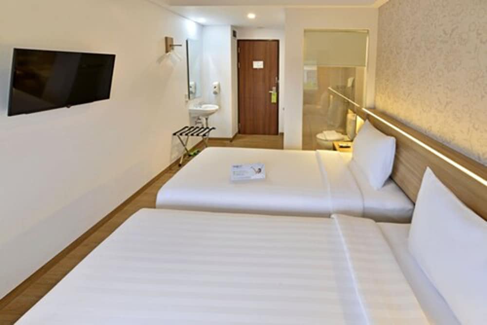 Whiz Prime Hotel Basuki Rahmat Malang 15/34