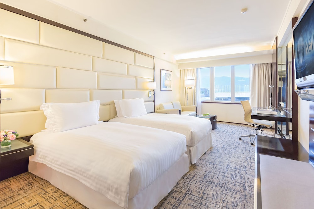 Regal Airport Hotel 26/67