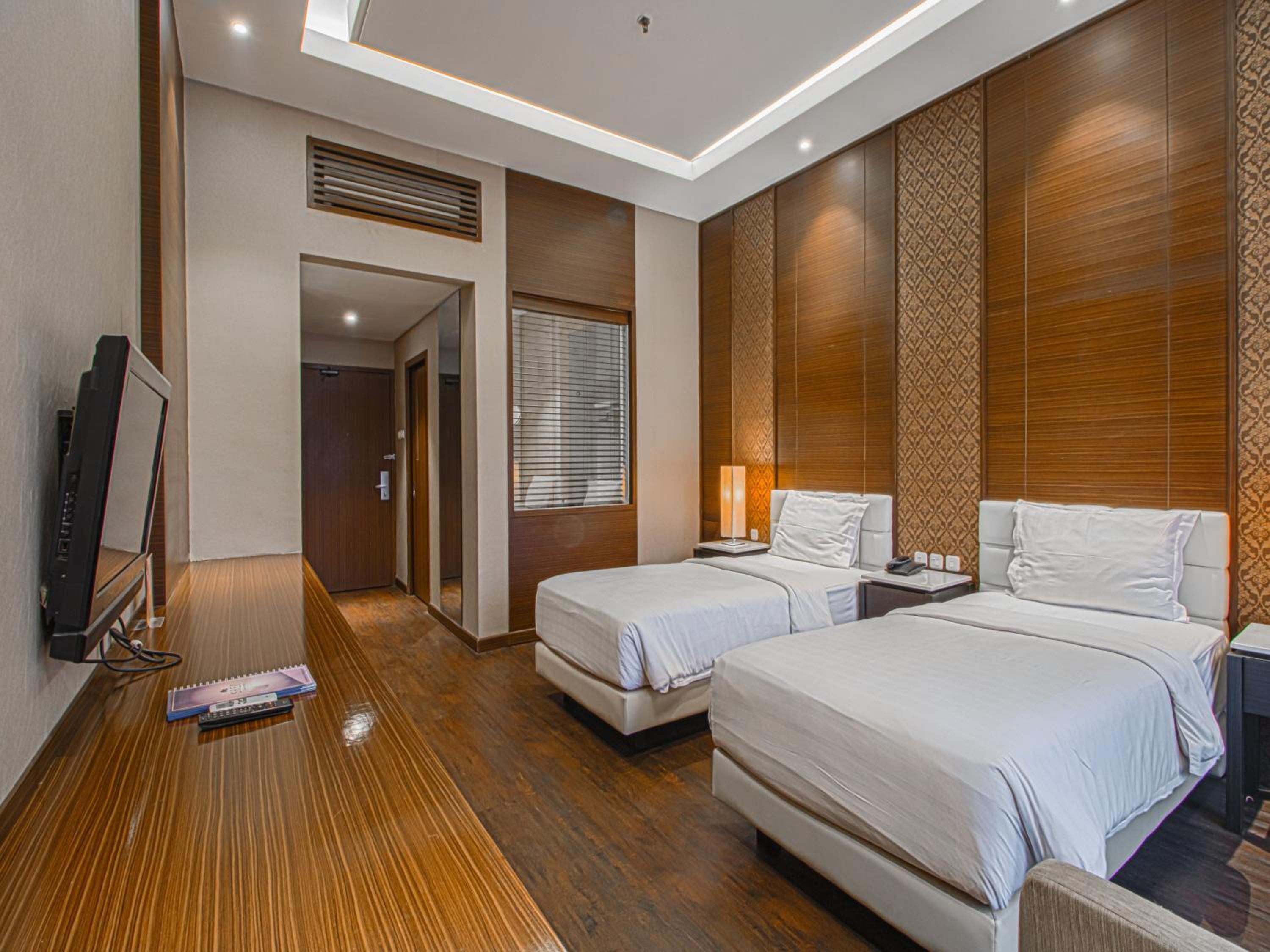 غرفة ديلوكس بسريرين منفصلين، Grand Arjuna Hotel Formerly Sheo Resort Hotel 4/10