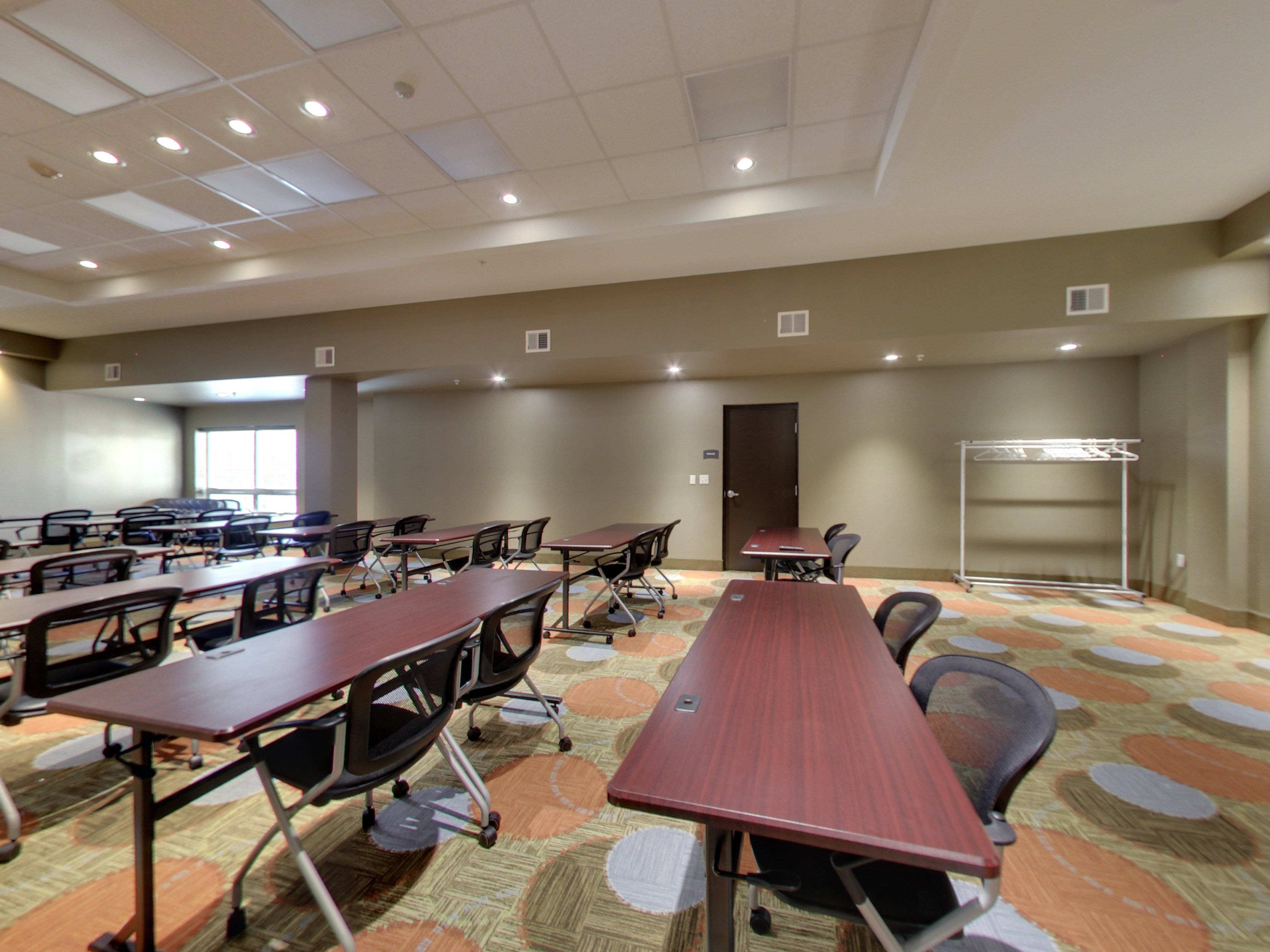 STAYBRIDGE SUITES MADISON FITCHBURG 61/71