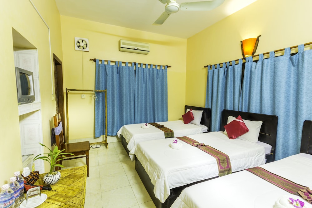 Bou Savy Guesthouse 28/68
