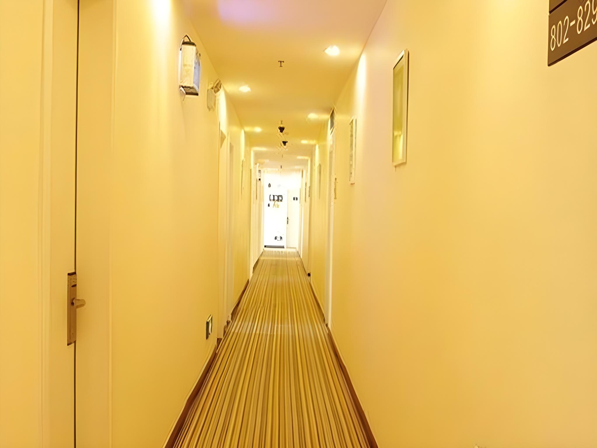 7 Days Inn (Beijing West Railway Station South Square branch) photo3